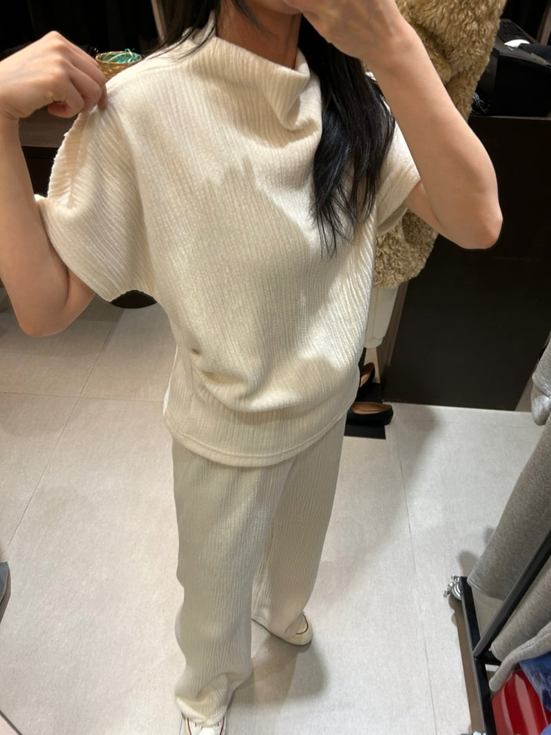Merry J - Korean Women Fashion - #momslook - Zen Pleated Shirring Blouse - 2