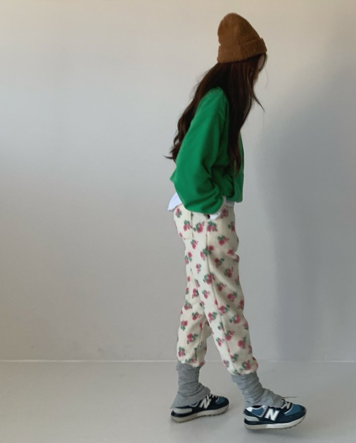 Via - Korean Women Fashion - #momslook - Flower Fleece Jogger Pants - 7