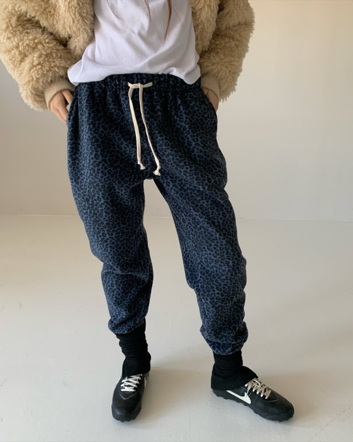 Via - Korean Women Fashion - #momslook - Fleece Leopard Pants - 8